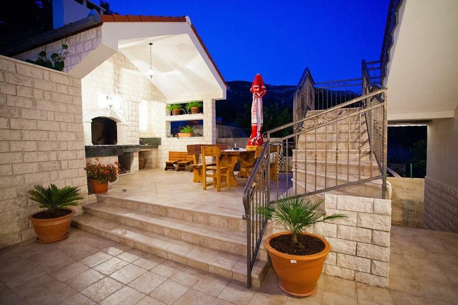 The Ana Apartments Komiza Exterior photo